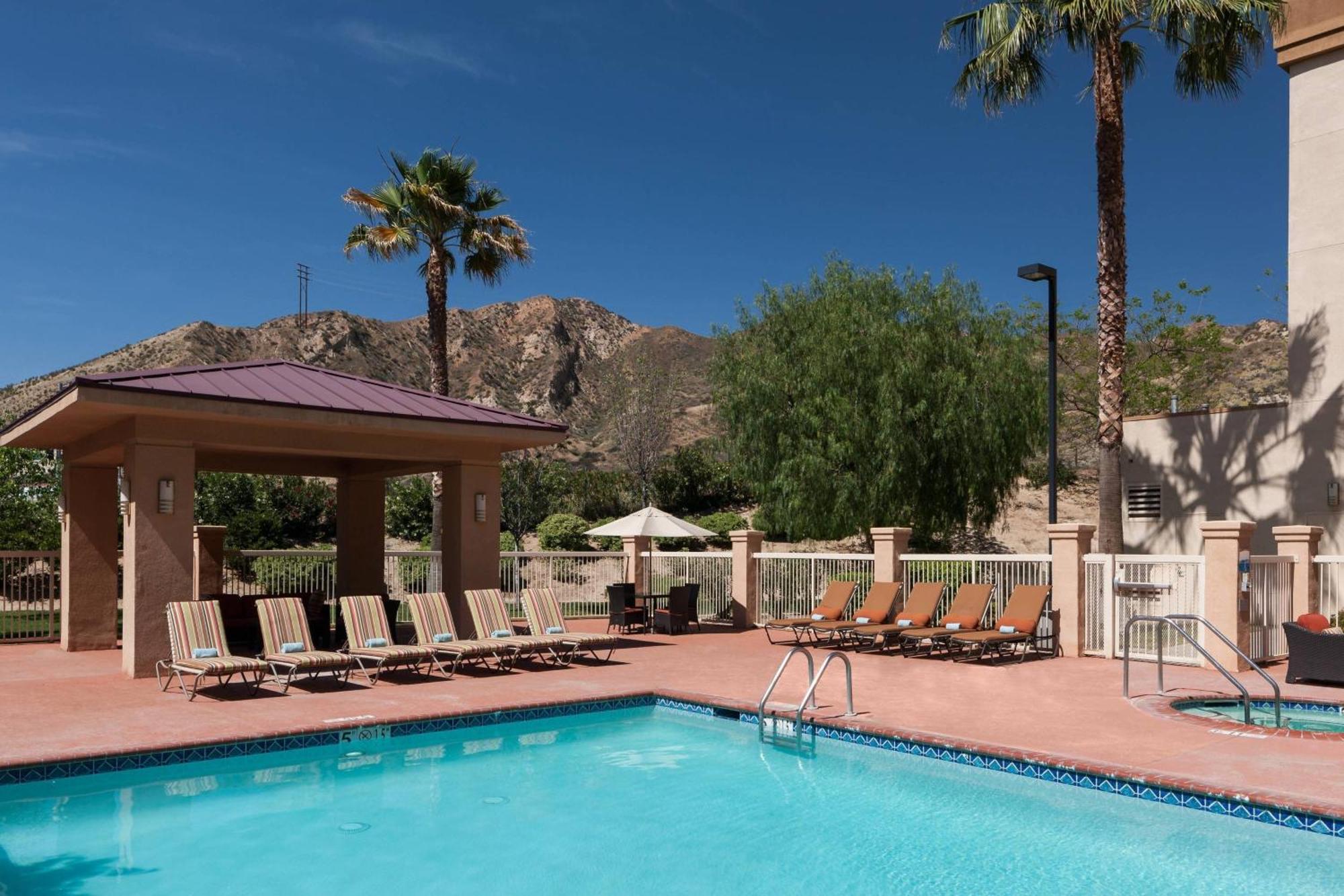 Courtyard By Marriott Santa Clarita Valencia Hotel Luaran gambar